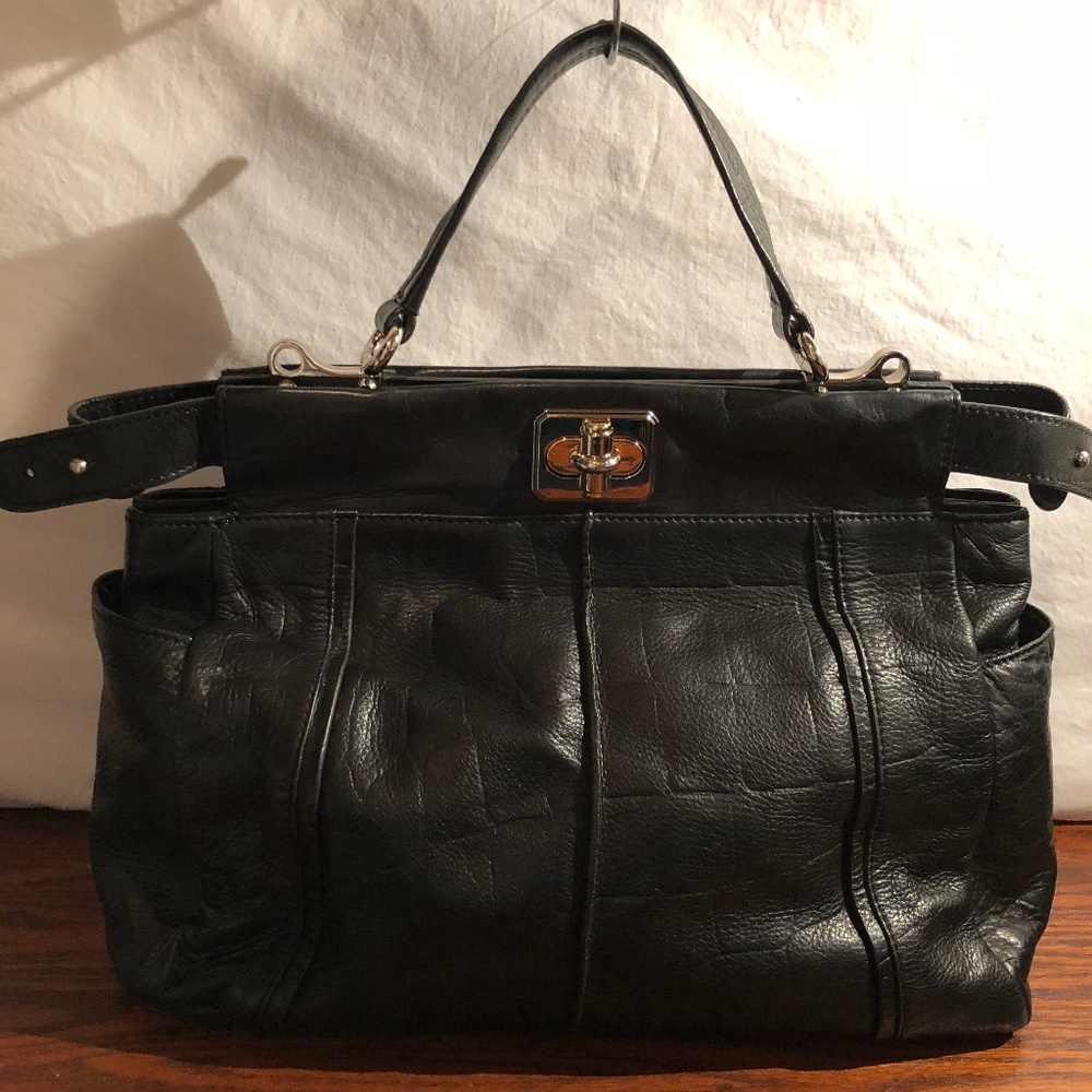 b.  makowsky BLACK LEATHER TURNLOCK TOTE / SATCHEL